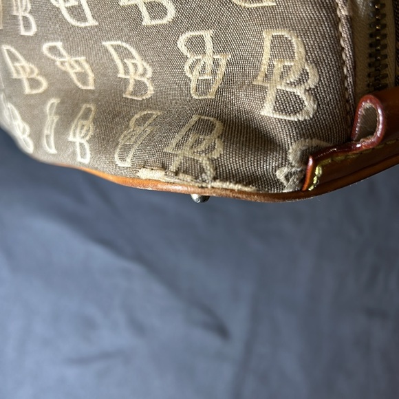 Dooney & Bourke 1975 - Picture 4 of 15